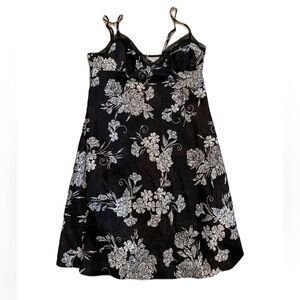 M&S Love to Sleep Black & White Floral Silky Chemise Nightie US 6